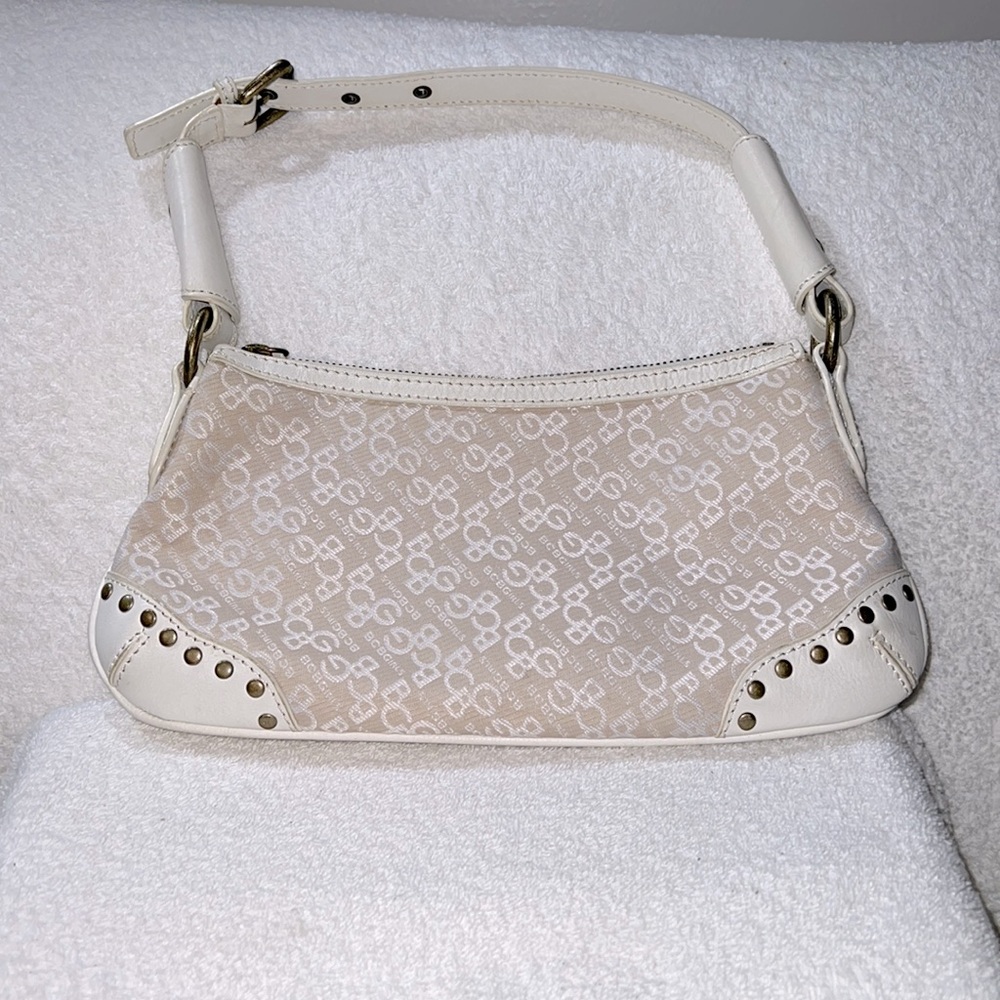 🎉HP🎉BCBGirls Off White/ Beige Handbag